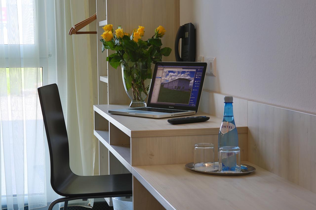 Hotel Traumfabrik Buettelborn Ngoại thất bức ảnh